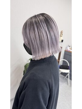 アネラ(Anela) ホワイトシルバーバレイヤージュ/ボブ【平本】