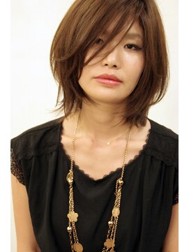 フィール ヘアーアンドメイク(FEEL HAIR&MAKE) 無造作ストレートにちょっとした変化をプラス♪　デザインカラー