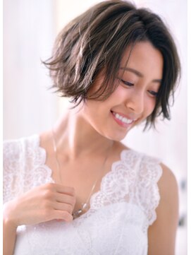 アキュレ(Aqure) 【Ａｑｕｒｅ】オリーブアッシュ×ショートボブ