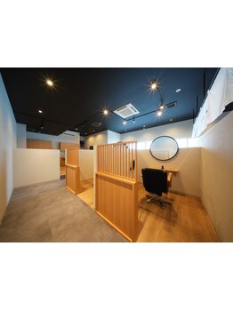 丁寧な接客と高い技術が魅力のサロン☆落ち着いた雰囲気の店内で、髪も心も癒されるサロンです。