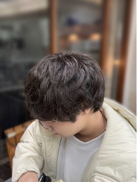 ヒーロー(HERO) 【自然なパーマで好感度◎ナチュラルショート】20代/30代