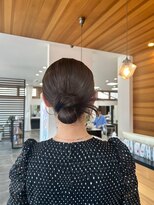 ビーグレイス シモエド店&nbsp;編み込みシニヨン×小顔効果