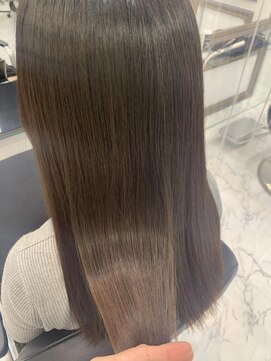 エスカーラ 表参道(THE ESCALA) チョコブラウンで触りたくなる艶々hair【タビラマユミ】