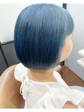ミラレスカ 栄(MIRA RESCA) アイスブルーカラー×ミニボブ