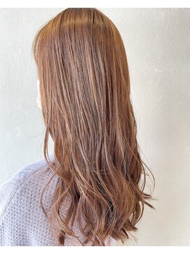 エフ プラス(F+plus) ベージュカラー/レイヤーカット/20代30代40代50代