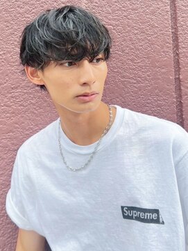 ツーダブル 大阪梅田(WW..) ツイストスパイラルパーマ波巻きスパイラル刈り上げマッシュ