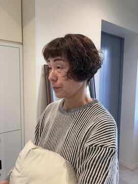 アローム(alom) イメチェン/ホワイトブロンド/外ハネボブ/美髪/茅ヶ崎