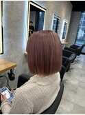 ピンクベージュ/切りっぱなしボブ