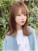 ミディアムウルフひし形シルエットボブホワイトグレージュ