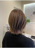 抜け感ハイライトの外ハネヘア