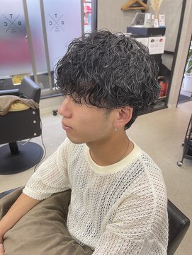 ジーナ 天神(Zina) 波巻きスパイラル/波打ちパーマ