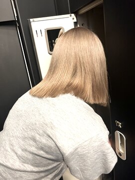 ミルクティーベージュ