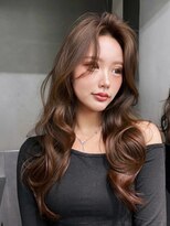 アルバム 新宿(ALBUM SHINJUKU)&nbsp;ロングミルクティー暗めカラー韓国ヘア顔周りレイヤー_F31084