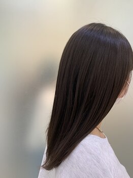 《毛髪集中ケア/サブリミックトリートメント》経験豊富でヘアケアの知識に強いスタッフが美髪へ導きます。