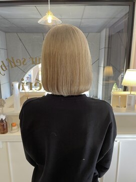 シェリ(che'rie) ホワイトブロンド