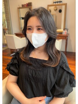 ビーハイブ 一番町店 アヴェダ(BEHIVE) 韓国風　内巻きくびれミディアム　顔周りレイヤー