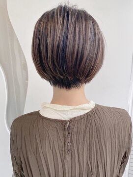 モリオ フロム ロンドン 大宮2号店(morio from London) 【なかじま ひびき】ショートボブ ハイライト 大宮