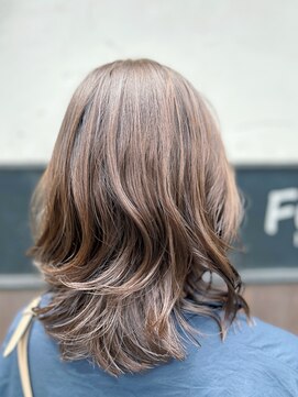 フィアート ヘアドレッシング サロン(Fiato Hairdressing Salon) 【３０代・４０代・５０代】スモーキーベージュ春カラー