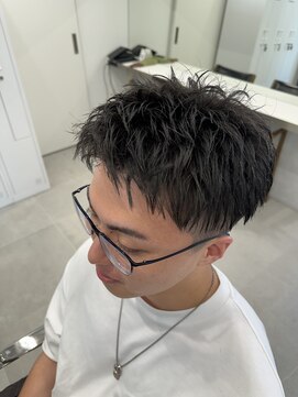 グルーマーズトウキョウ(GROOMER/S TOKYO) 【GROOMER/S 丸山】 スパイキーショート カット スペインカール