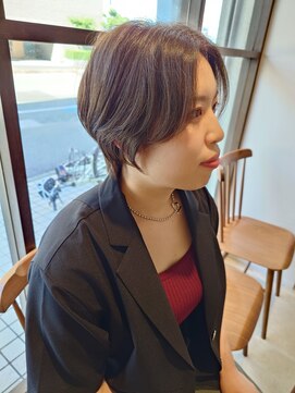 スーリール 箱崎店(Sourire) カーキでふんわりショート