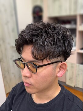 ヒーロー(HERO) 【ナチュラル◎クセ毛風ショートパーマ】ビジネス/カジュアル