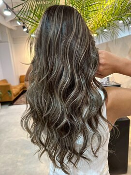 メリー オオサカ(Merly Osaka) ハイライト/似合わせカット