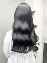 トレンドカラーも髪質改善で叶える│レイヤーカットも◎