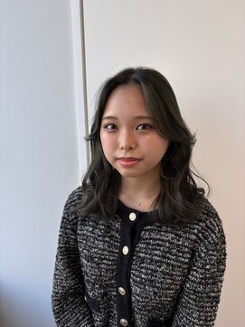 アヴァンス 神戸元町店(AVANCE.) 赤味消しオリーブカラー【神戸元町】