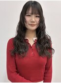 ドライなウェーブパーマとロングヘア