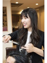 経験豊富なスタイリスト×マンツーマン施術で一人ひとりの「可愛い」「かっこいい」を叶えます。