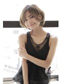 ベージュ