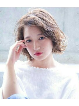 エイミー(Aimee) Aimee ショートボブ×ミルクティーベージュ