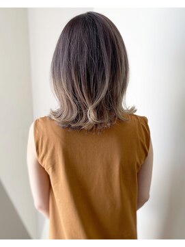 ザヘアメイクシェア(THE -HAIR MAKE SHARE-) 外ハネミディアム