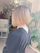 アミュレ(Amule)&nbsp;大人女子こなれハイトーンカラーミディアムヘア梅ヶ丘美容室