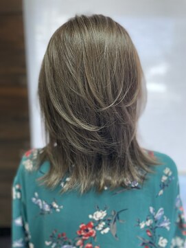 イロン(iroN) 20代女性 グレージュ