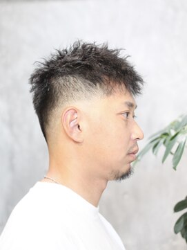 クリュウゲート 三鷹店(KURYU GATE) ツイストパーマ×フェードカット