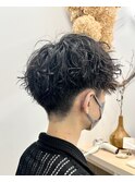 ツイストスパイラルパーマメンズマッシュ刈り上げ　奥東巧真