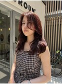 レッドブラウンロングヘア顔まわりカット