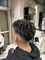 フランクスバーバーザスタンド(Frank’s barber the stand)&nbsp;スペインカール/スパイキーショート/フェザーパーマ飯田橋T