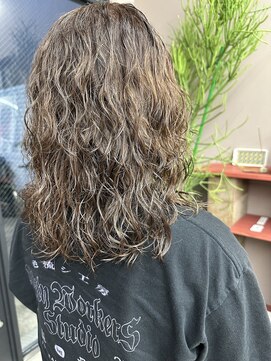 フェンヘアーアイス 中目黒(Fen.hair ici) 大人可愛い♪ショートパーマウルフ小顔カット