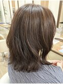 大人可愛いくびれ外ハネミディ×アッシュブラウン