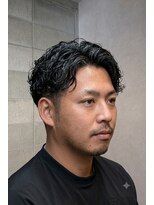 ワンワンオー バーバーショップ コンチネンタル(@110 BARBER SHOP continental)&nbsp;海外風センターパートサーフカールツーブロックアップバング