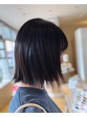 ナチュラル切りっぱ×外ハネボブ