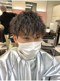 ツイストスパイラル　黒髪　ショートマッシュ