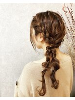 アールイー(Re:)&nbsp;サイドポニー　編み下ろし