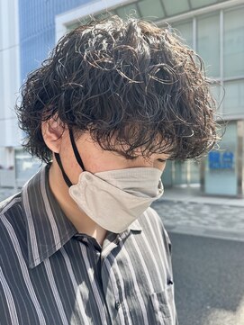 オーガニック アトリエ 大宮(organic+atelier) メンズ波巻きツイストスパイラルパーマ無造作暗髪マッシュ