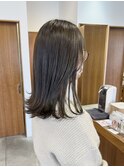 オリーブベージュ