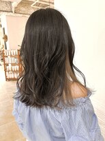 ロイ(ROY)&nbsp;ROYセミロング/広範囲インナーカラーミルクティーグレージュ