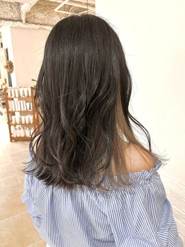 ロイ(ROY) ROYセミロング/広範囲インナーカラーミルクティーグレージュ