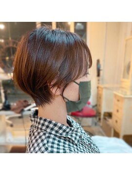 アトリエ エス atelier es HAIRDESIGN ふんわりショート/20代30代40代50代/レイヤーカット/小顔カット
